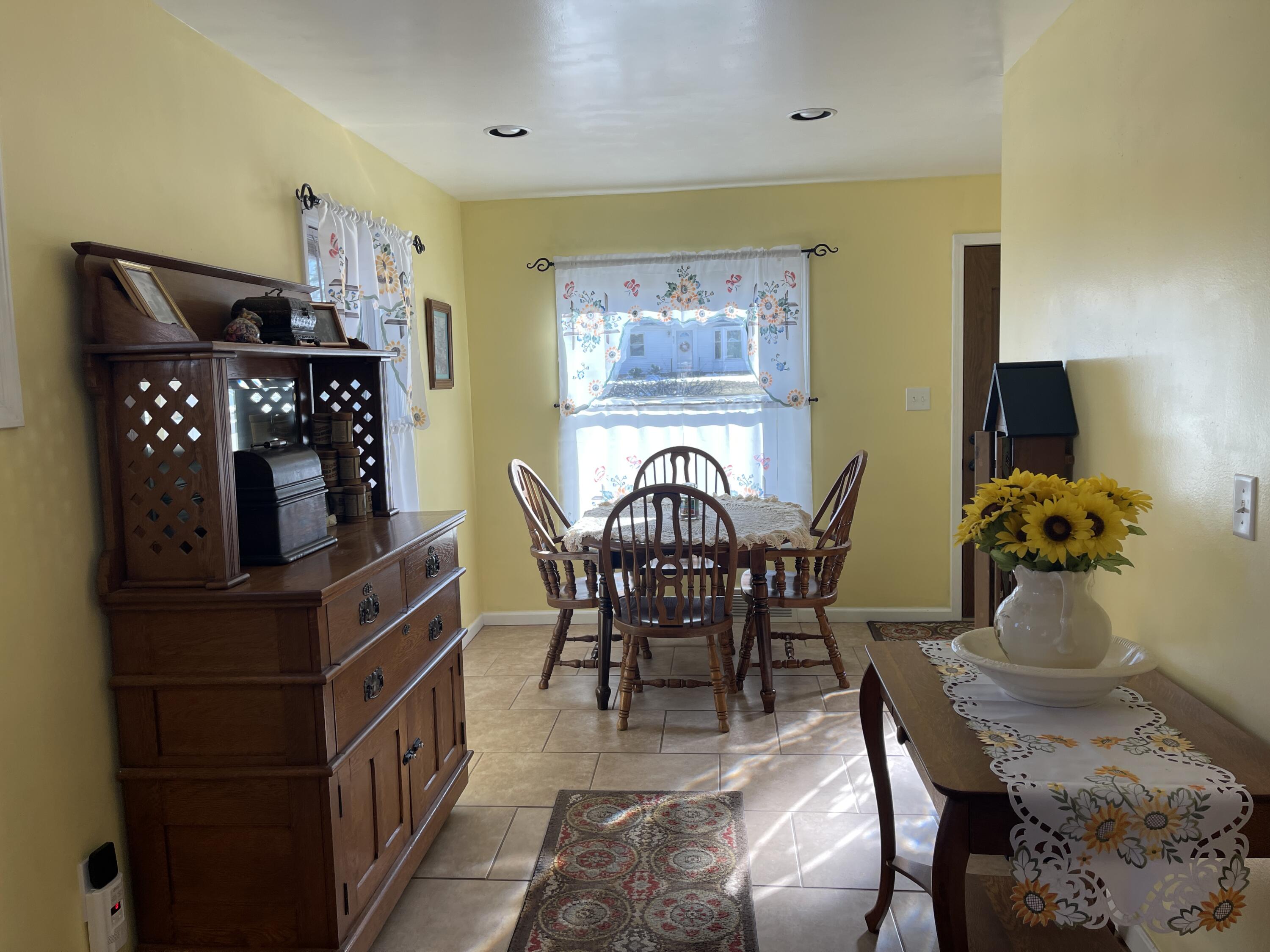 836 Springcrest Boulevard Jackson, MI 49203 - Photo 6 of 65 IMG_0588