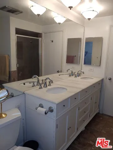 a view of entryway and hall