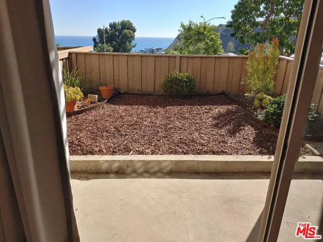 $6,000 | 23918 De Ville Way, Unit B, Malibu, CA 90265