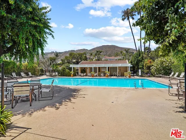 $6,000 | 23918 De Ville Way, Unit B, Malibu, CA 90265