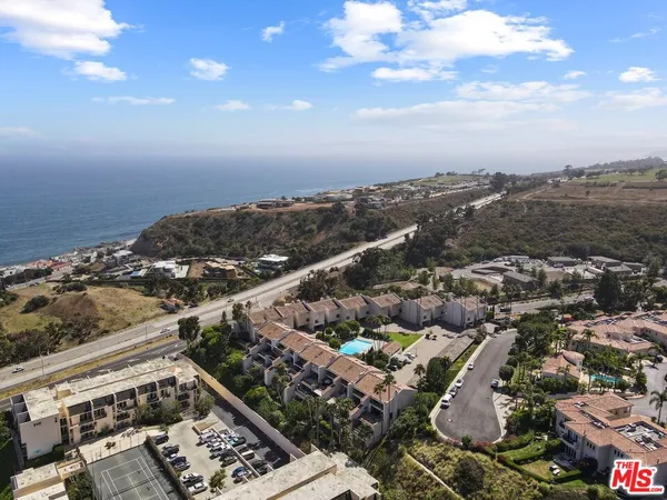$5,700 | 23918 De Ville Way, Unit B, Malibu, CA 90265