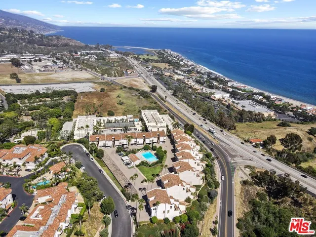 $6,000 | 23918 De Ville Way, Unit B, Malibu, CA 90265