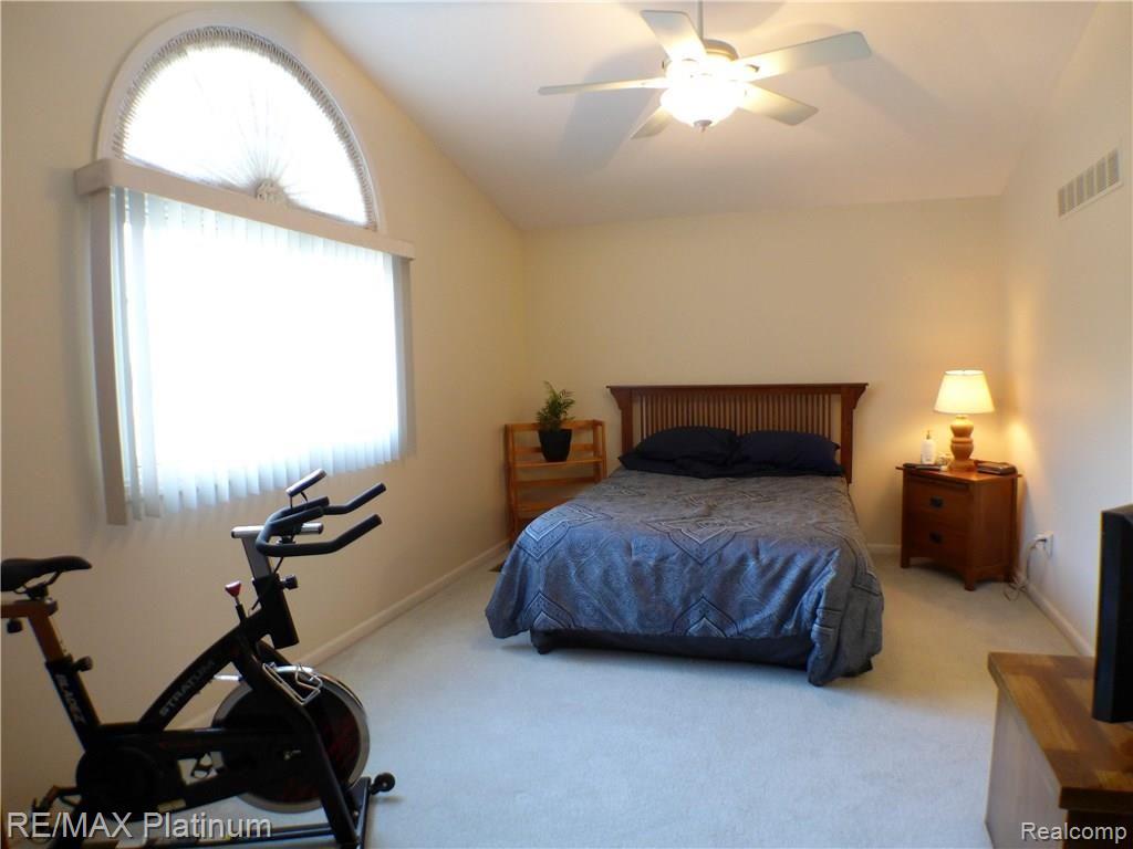 922 Ridge Court, Unit 130 Brighton, MI 48116 - Photo 18 of 29 P1040744.JPG