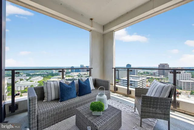 $1,545,000 | 1650 Silver Hill Drive, Unit 1901, McLean, VA 22102