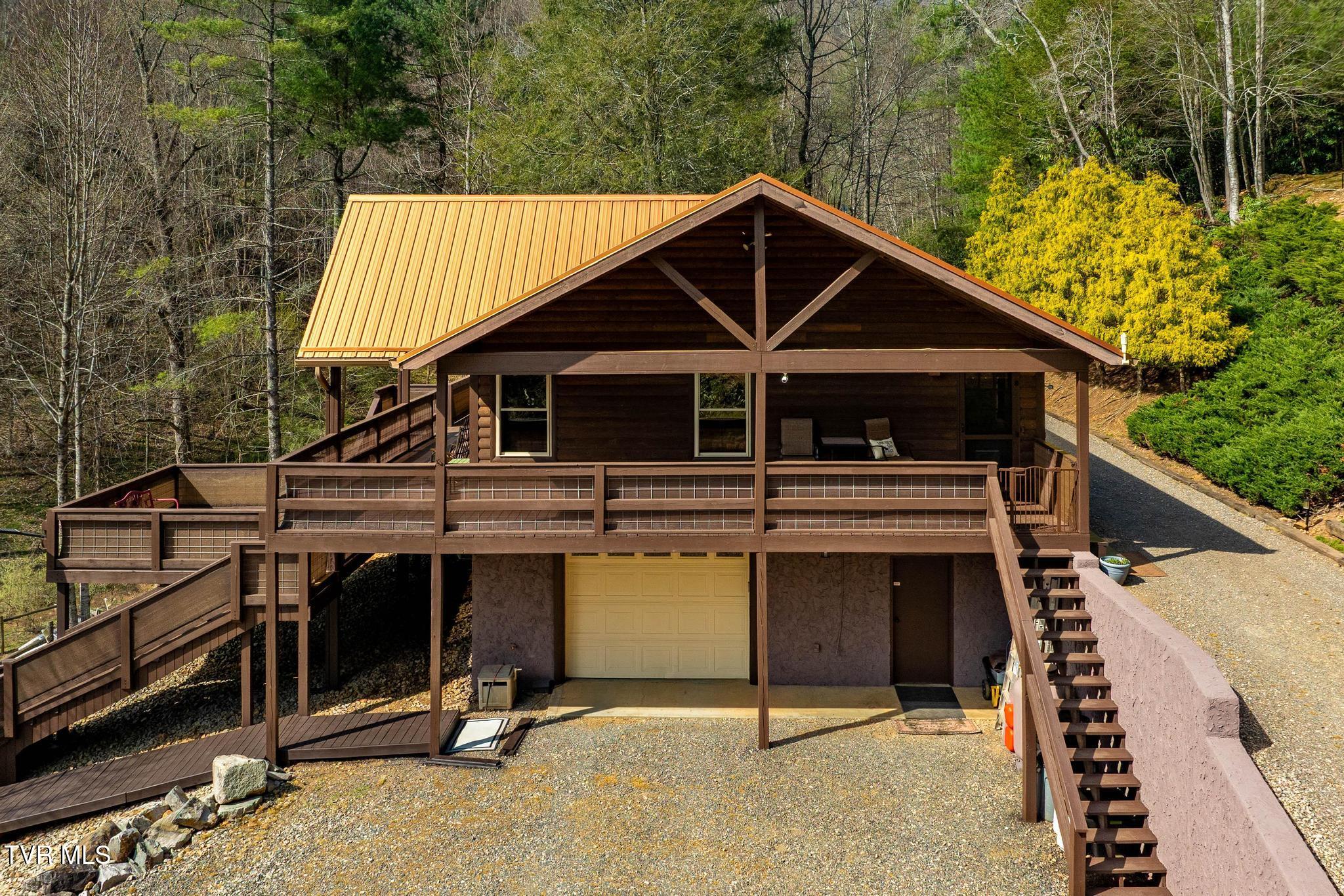 244 Bill Branch Lane Butler, TN 37640 - Photo 2 of 79 244 Bill Branch Lane (18 of 100)
