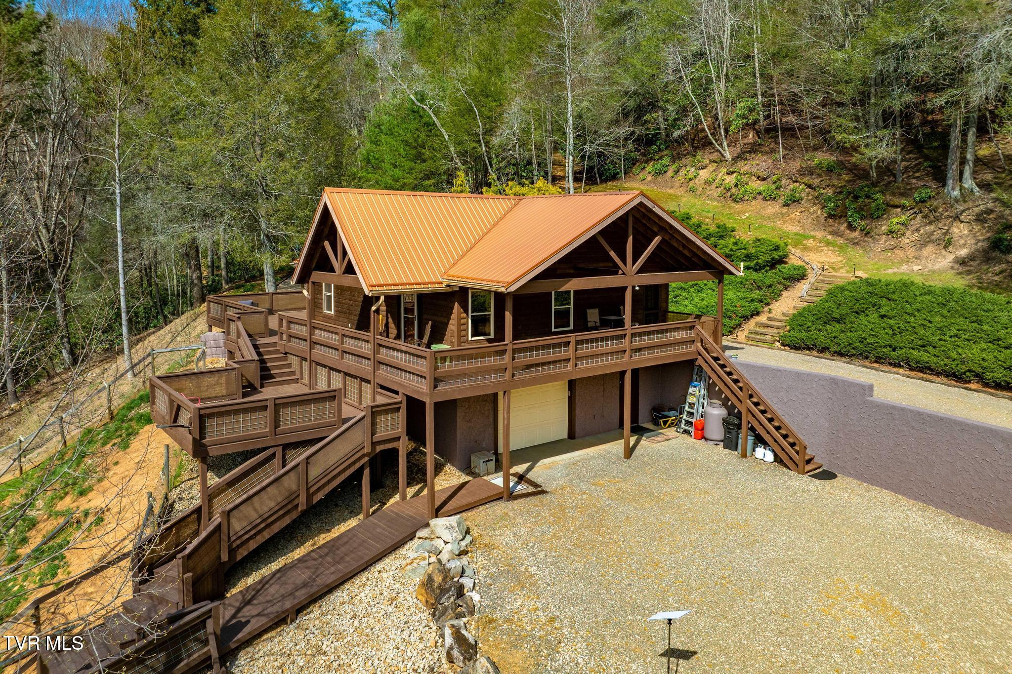 244 Bill Branch Lane Butler, TN 37640 - Photo 4 of 79 244 Bill Branch Lane (19 of 100)