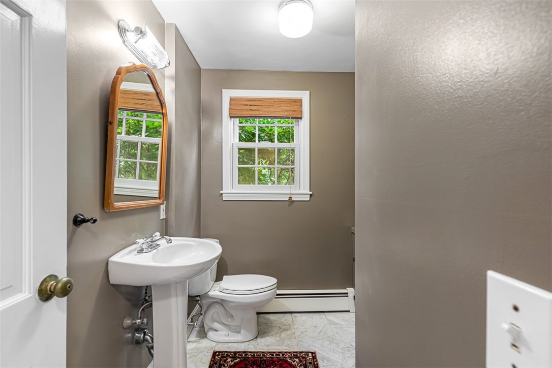 20 Terrace Drive Barrington, RI 02806 - Photo 22 of 47 Powder room first floor