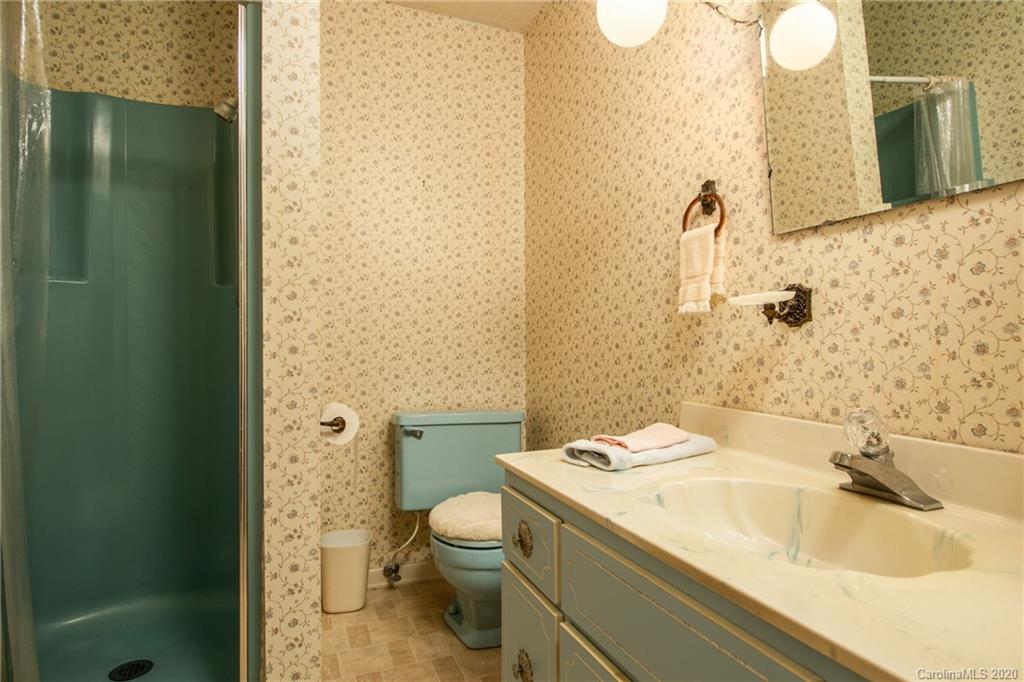 323 Carters Ridge Road Spruce Pine, NC 28777 - Photo 14 of 45 Gallery Image 14