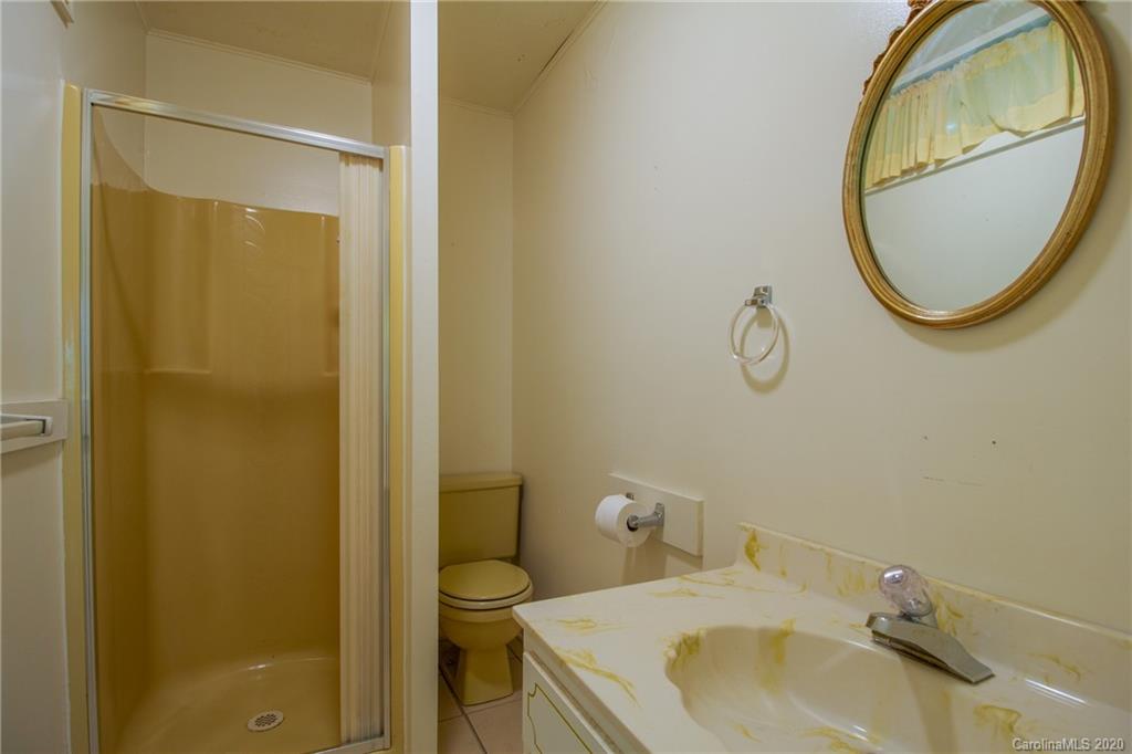 323 Carters Ridge Road Spruce Pine, NC 28777 - Photo 4 of 45 Gallery Image 4