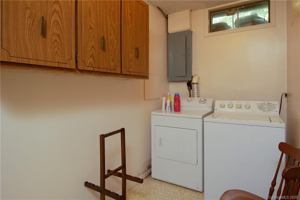 323 Carters Ridge Road Spruce Pine, NC 28777 - Photo 8 of 45 Gallery Image 8