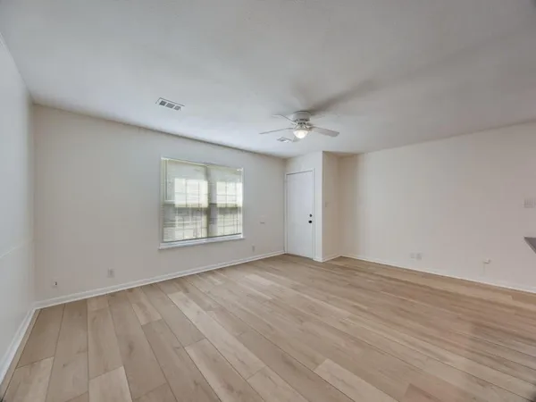 $1,400 | 1721 West Walker Street, Denison, TX 75020