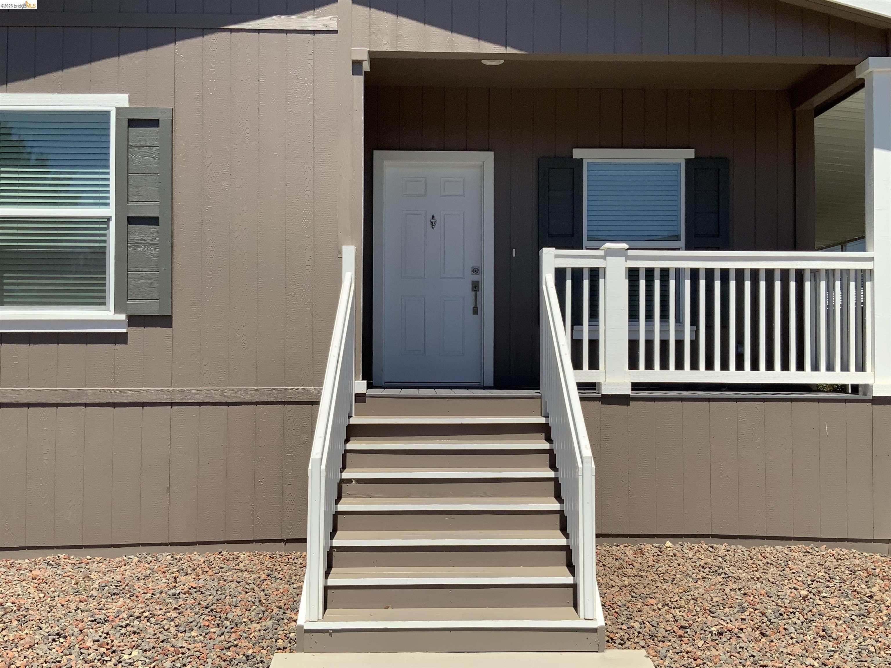 245 Aloha Way Pittsburg, CA 94565 - Photo 4 of 37 Gallery Image 4