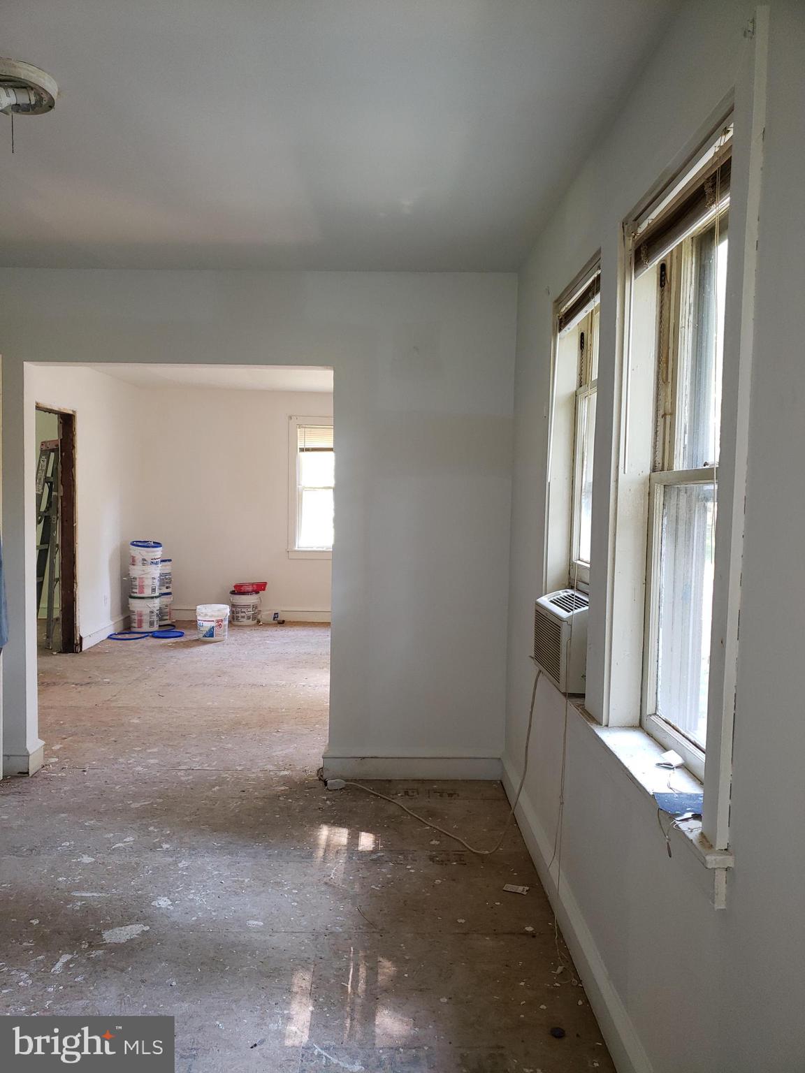 1722 Winslow Road Williamstown, NJ 08094 - Photo 3 of 12 Living Room