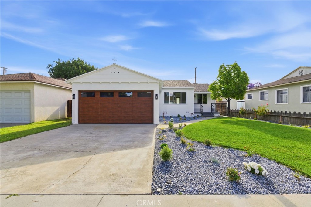 3516 Roxanne Avenue Long Beach, CA 90808 - Photo 1 of 32