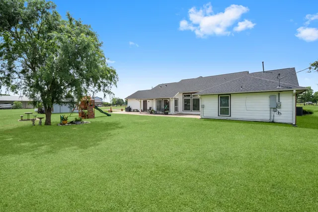 $975,000 | 34334 Howell Road, Waller, TX 77484