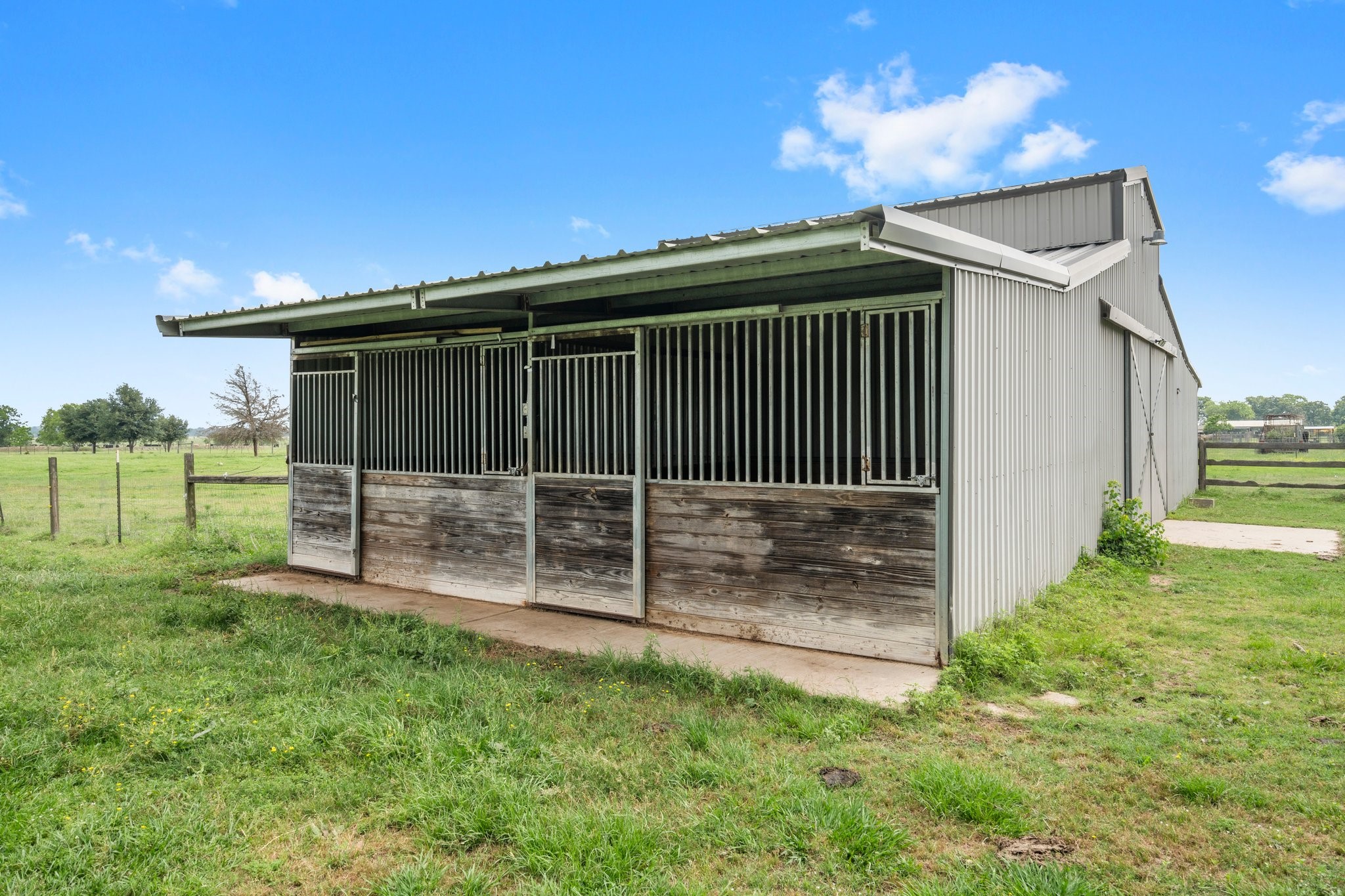34334 Howell Road Waller, TX 77484 - Photo 32 of 37