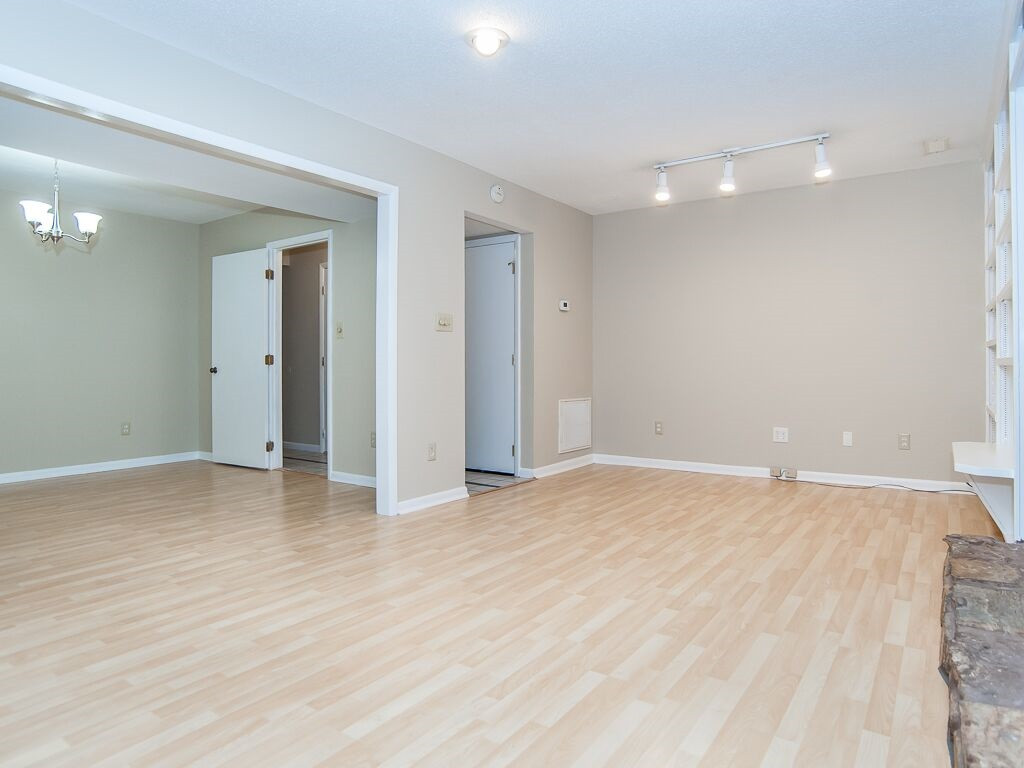 1509 Laureldale Drive Raleigh, NC 27609 - Photo 8 of 27 Photo 8