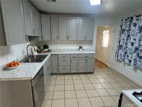 $1,125,000 | 2236 North Manning Street, Burbank, CA 91505