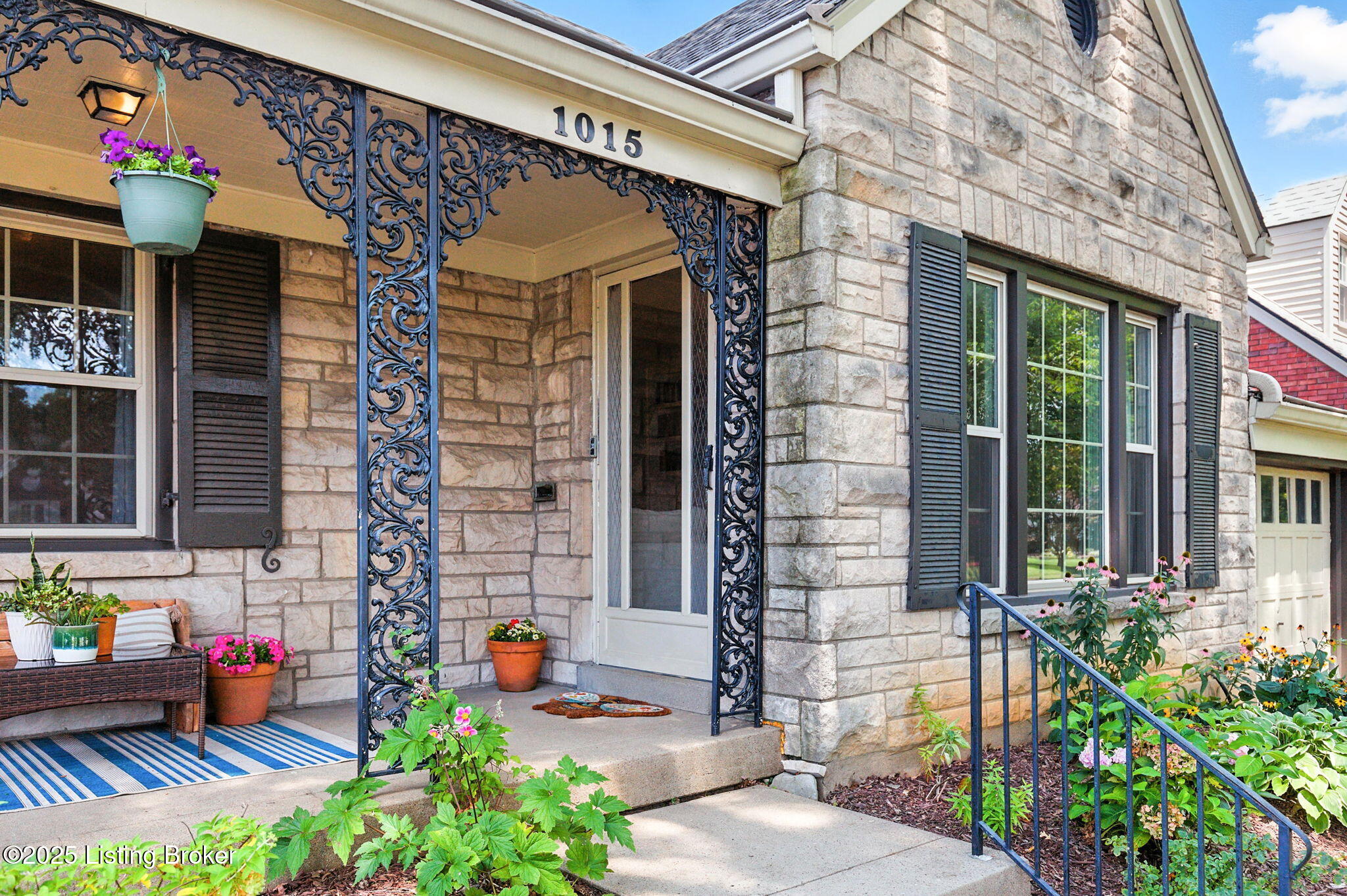 1015 Greenleaf Road Louisville, KY 40213 - Photo 3 of 60 1015 Greenleaf Rd-1515