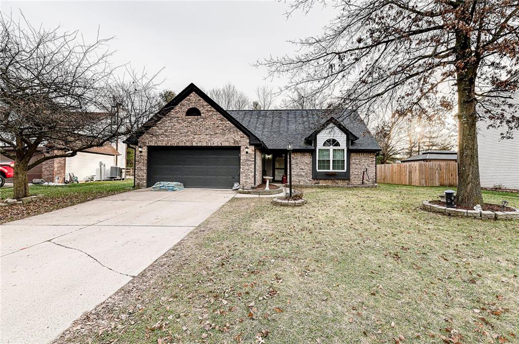5823 Spring Oaks Way Indianapolis, IN 46237 - Photo 1 of 19 Gallery Image 1