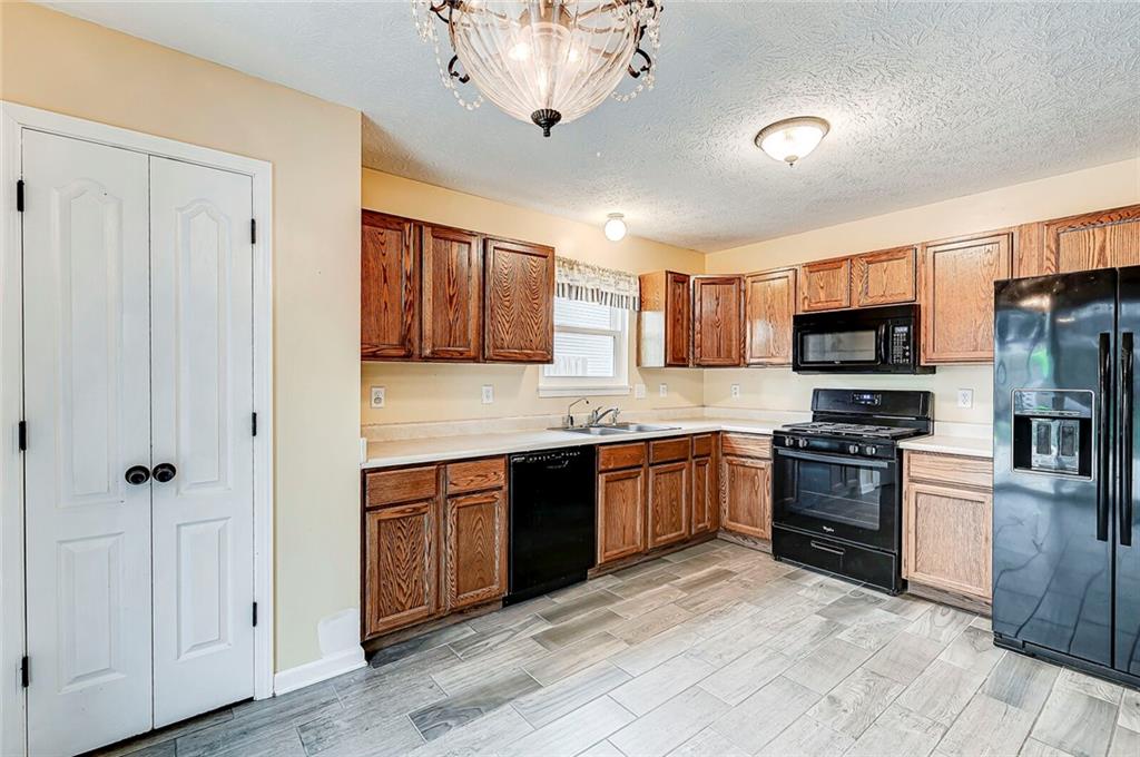 5823 Spring Oaks Way Indianapolis, IN 46237 - Photo 11 of 19 Gallery Image 11