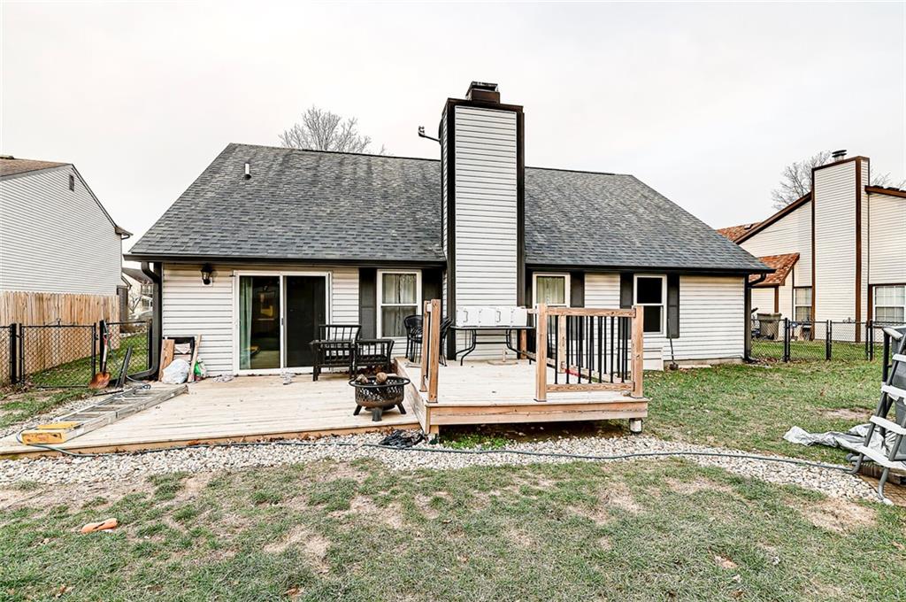 5823 Spring Oaks Way Indianapolis, IN 46237 - Photo 3 of 19 Gallery Image 3