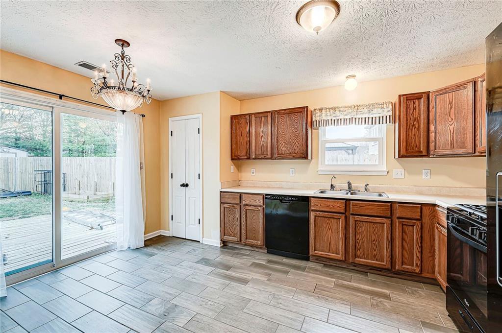 5823 Spring Oaks Way Indianapolis, IN 46237 - Photo 10 of 19 Gallery Image 10