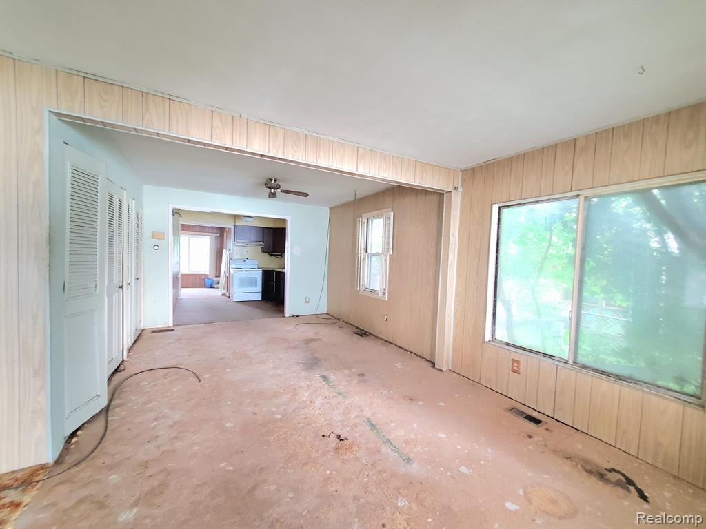 8726 Riverside Drive Brighton, MI 48116 - Photo 14 of 28 Gallery Image 14
