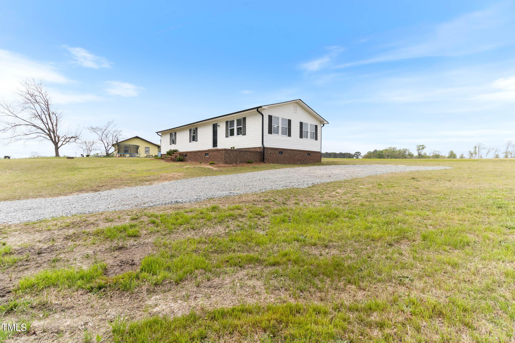 184 Clayton Road Princeton, NC 27569 - Photo 3 of 29 3-web-or-mls-IMG_6966RE