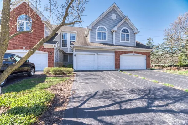 $360,000 | 1679 West Ethan's Glen Drive, Palatine, IL 60067