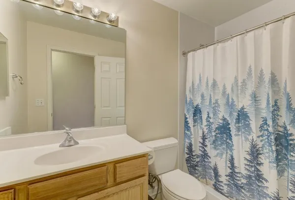 $360,000 | 1679 West Ethan's Glen Drive, Palatine, IL 60067