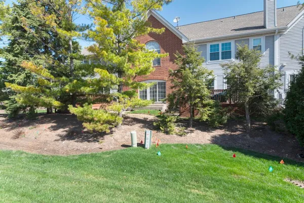 $360,000 | 1679 West Ethan's Glen Drive, Palatine, IL 60067