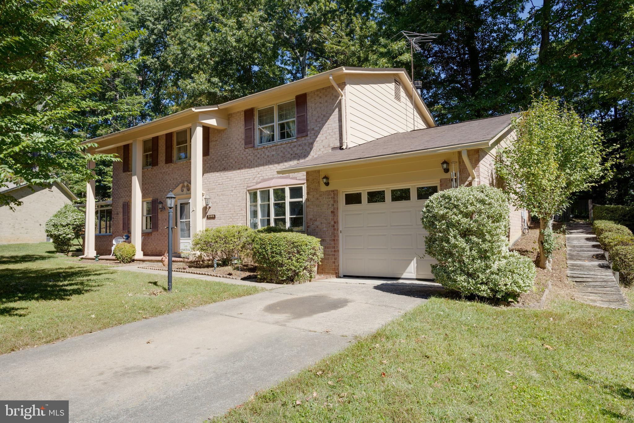 5105 Spring Rock Court Fairfax, VA 22032 - Photo 2 of 30