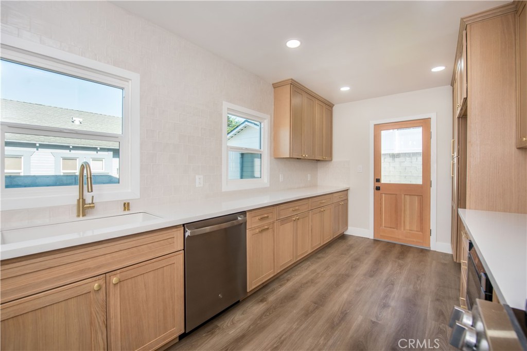 4218 East Elko Street Long Beach, CA 90814 - Photo 3 of 26