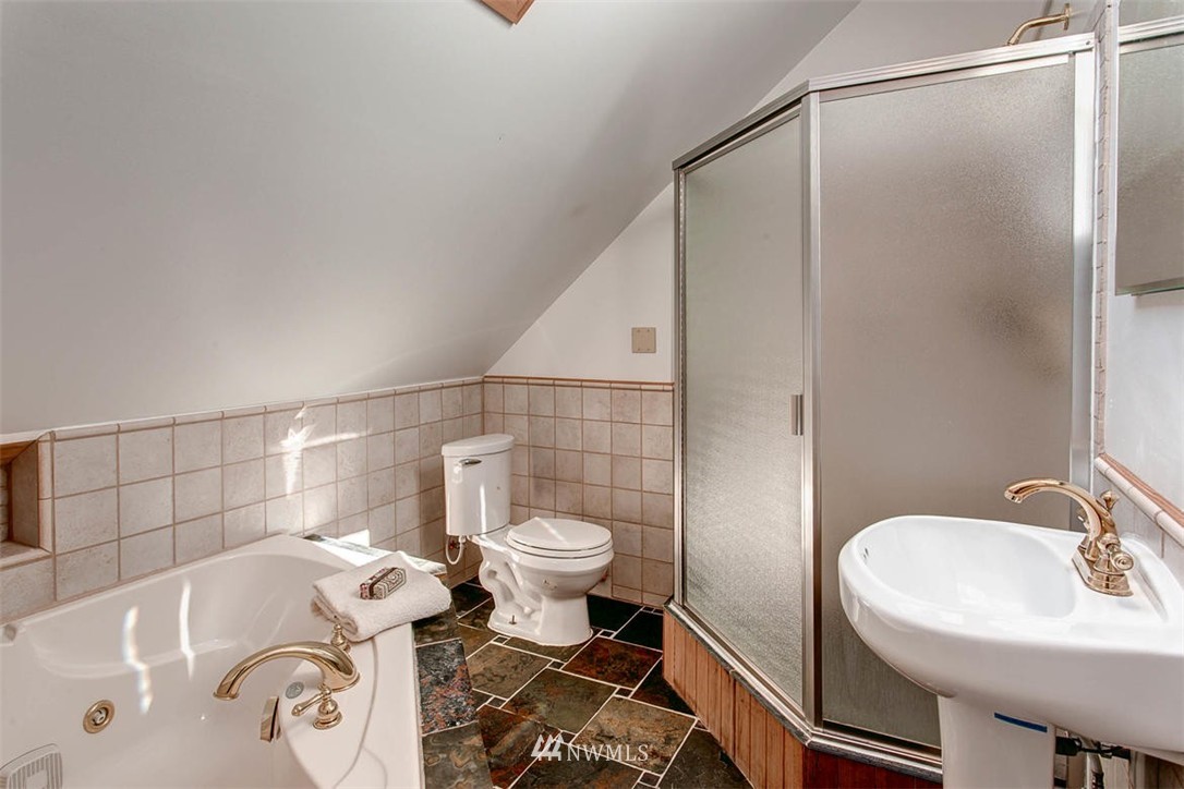 7724 Dibble Avenue Northwest Seattle, WA 98117 - Photo 16 of 25