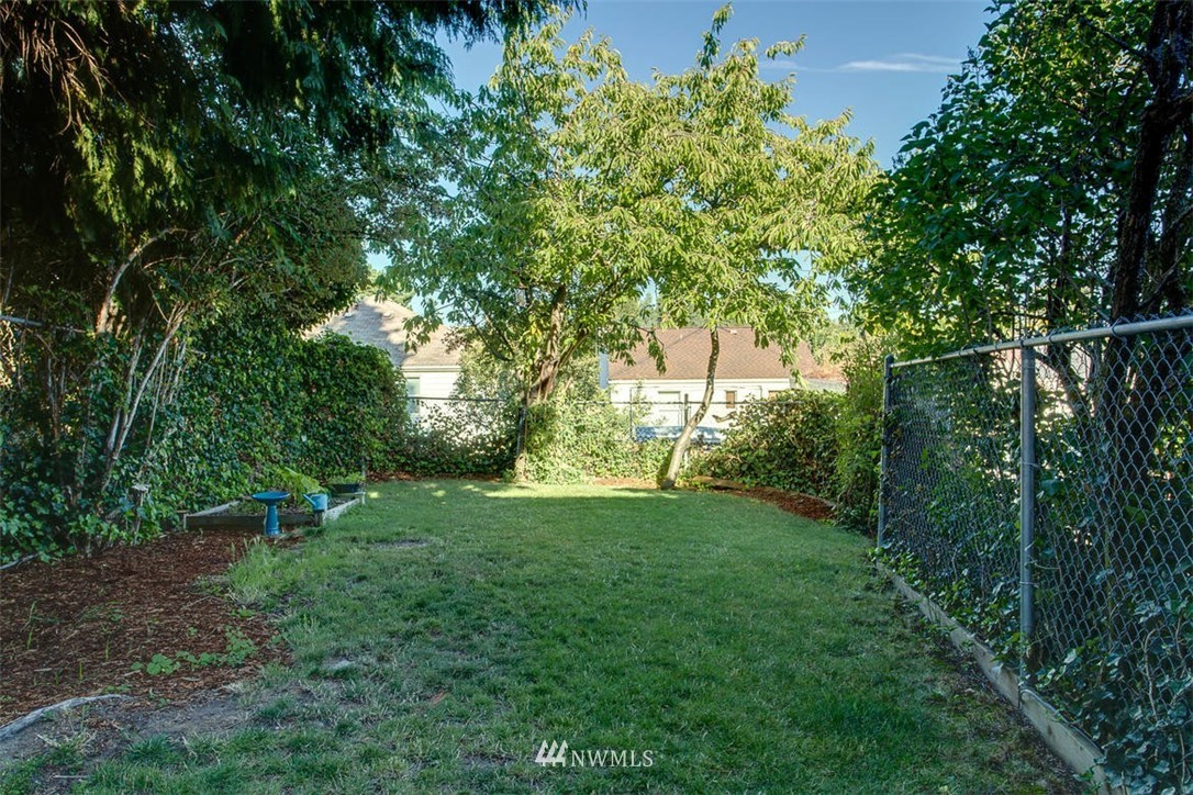 7724 Dibble Avenue Northwest Seattle, WA 98117 - Photo 24 of 25