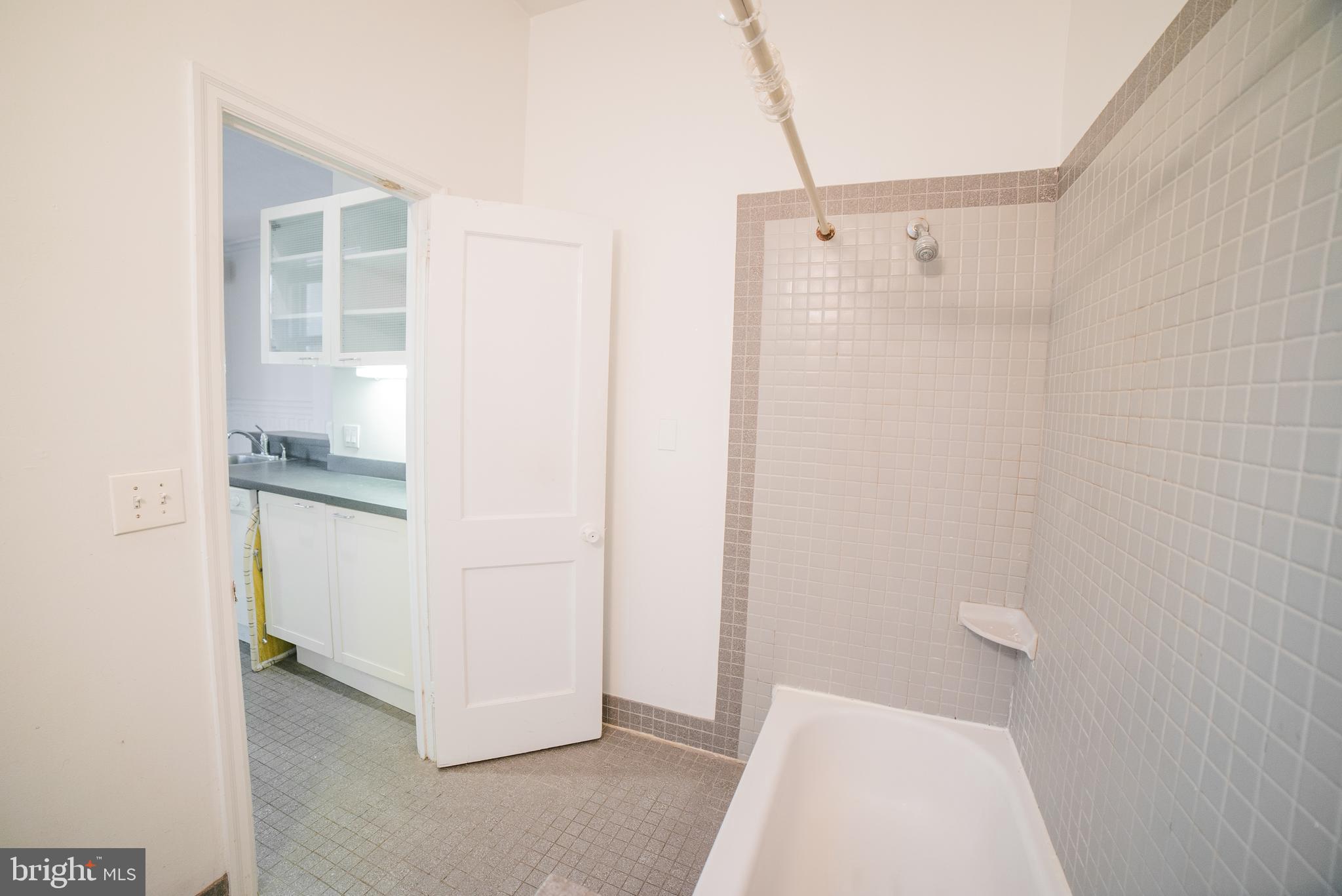 1919 Spruce Street, Unit 2R Philadelphia, PA 19103 - Photo 14 of 16