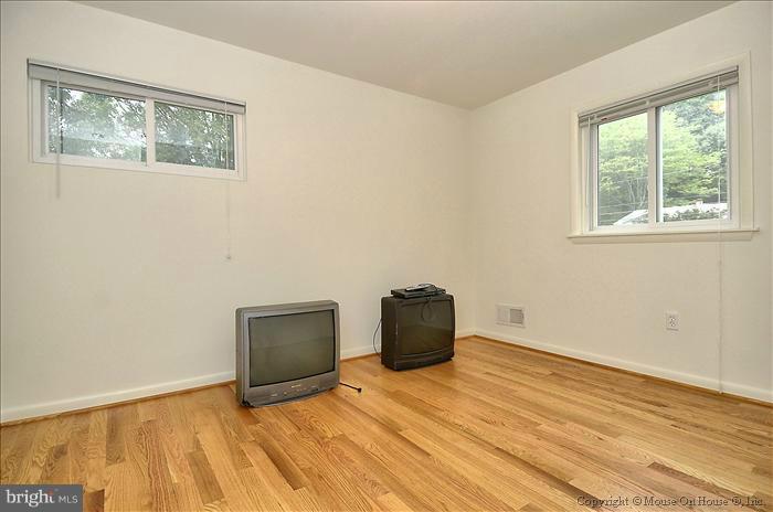 203 Rolling Road Gaithersburg, MD 20877 - Photo 14 of 22 Bedroom