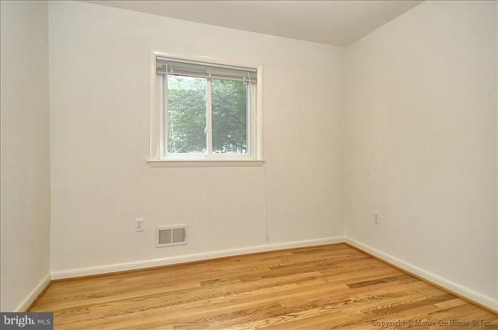 203 Rolling Road Gaithersburg, MD 20877 - Photo 18 of 22 Bedroom