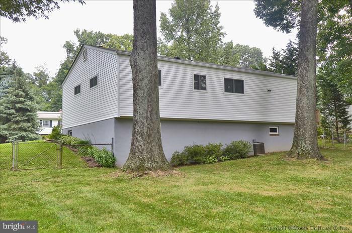 203 Rolling Road Gaithersburg, MD 20877 - Photo 10 of 22 Exterior (Rear)