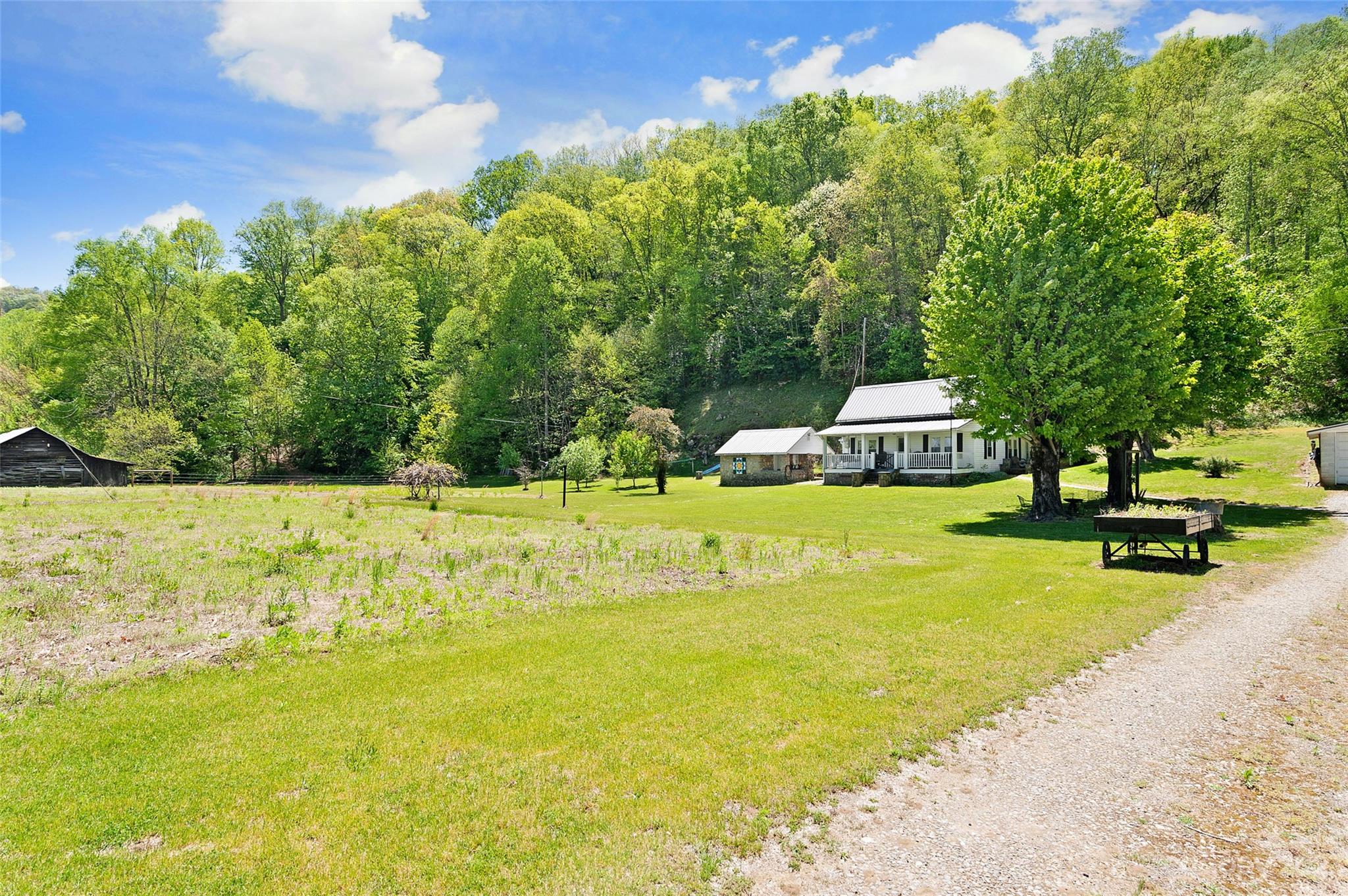 2851 Love Joy Road Canton, NC 28716 - Photo 24 of 24 Gallery Image 24