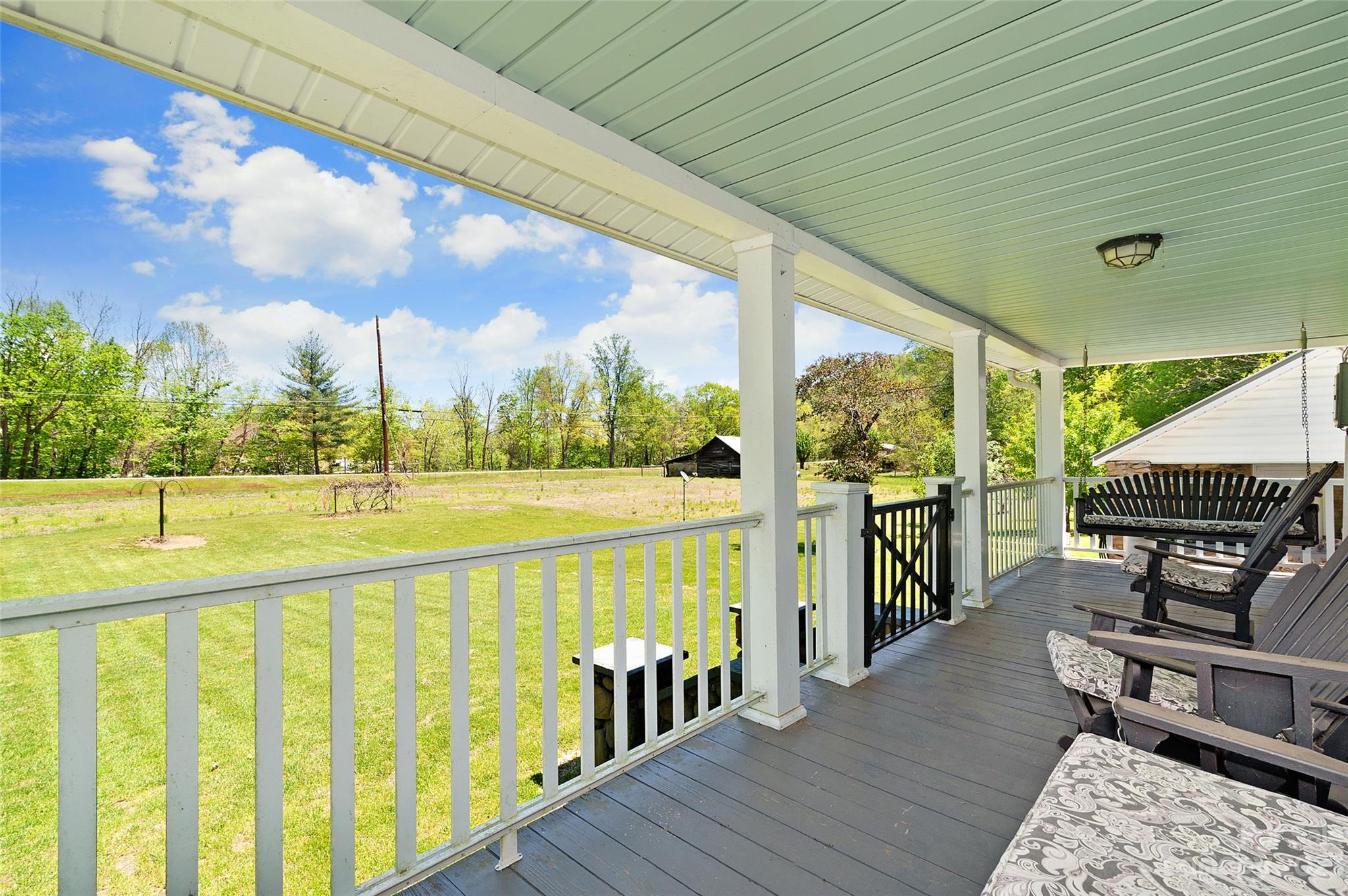 2851 Love Joy Road Canton, NC 28716 - Photo 3 of 24 Gallery Image 3