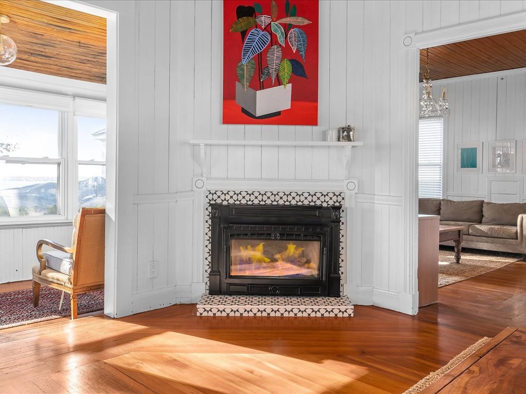 51 9th Avenue Warwick, RI 02886 - Photo 8 of 32