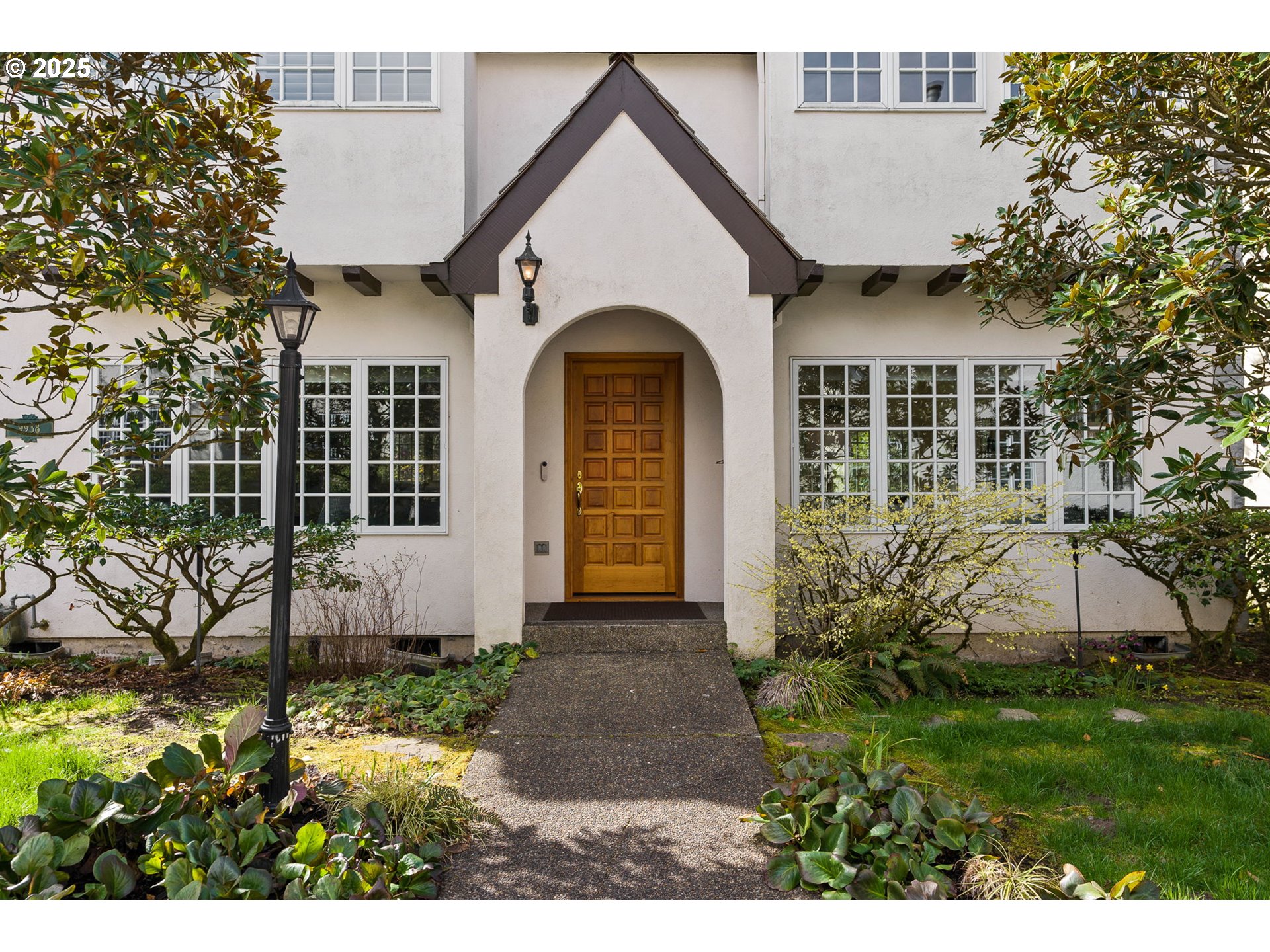 9938 Northwest Abbey Road Portland, OR 97229 - Photo 2 of 35 Gallery Image 2