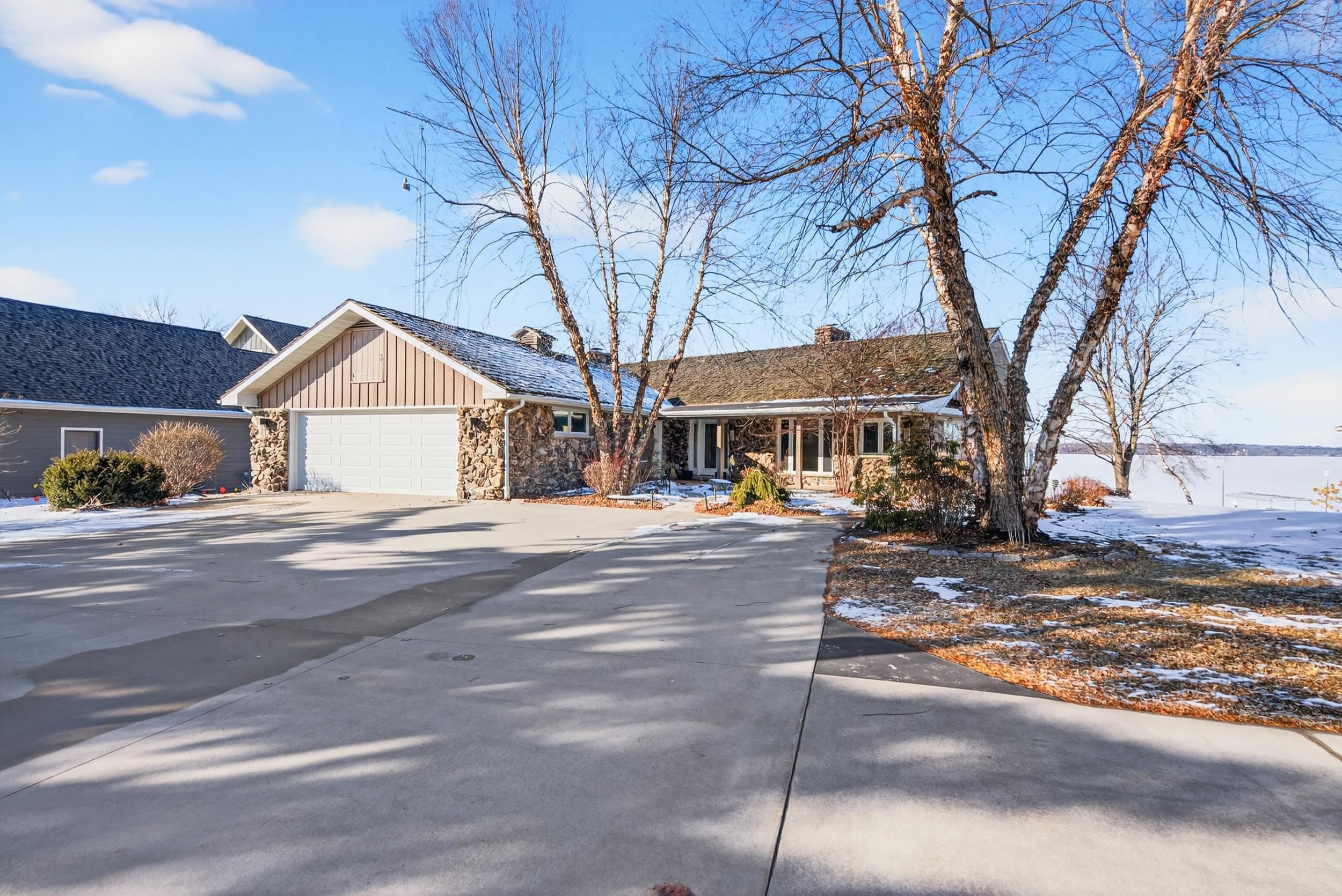 W2932 Kahl Road Markesan, WI 53946 - Photo 2 of 90