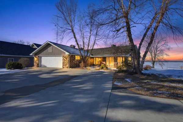 $4,675,000 | W2932 Kahl Road, Markesan, WI 53946