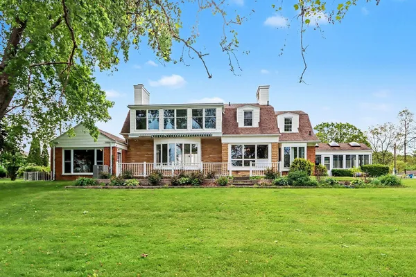 $945,000 | 140 Meadowwood Court, Decatur, MI 49045