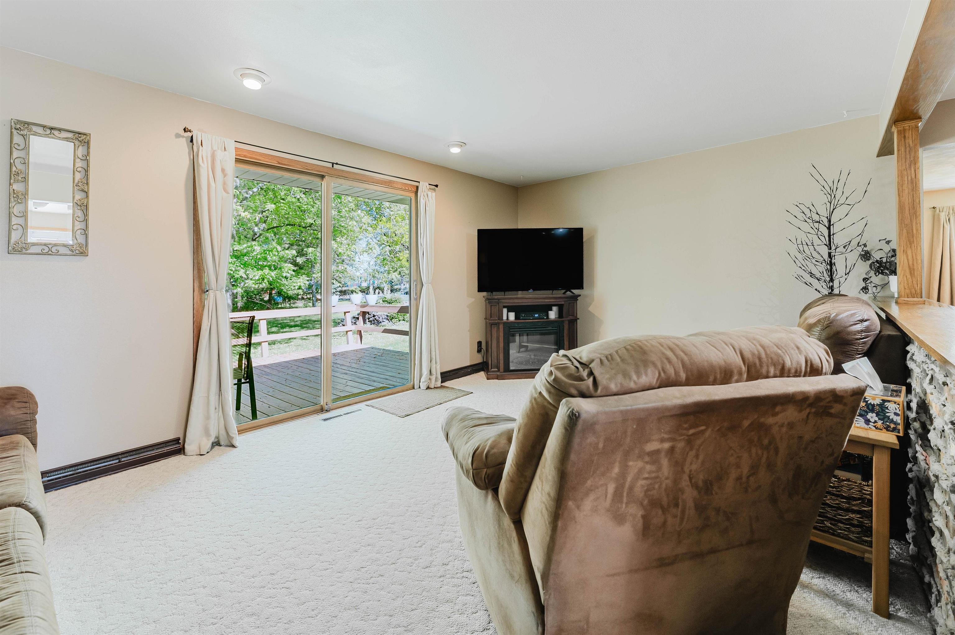 727 South Telulah Avenue Appleton, WI 54915 - Photo 15 of 33