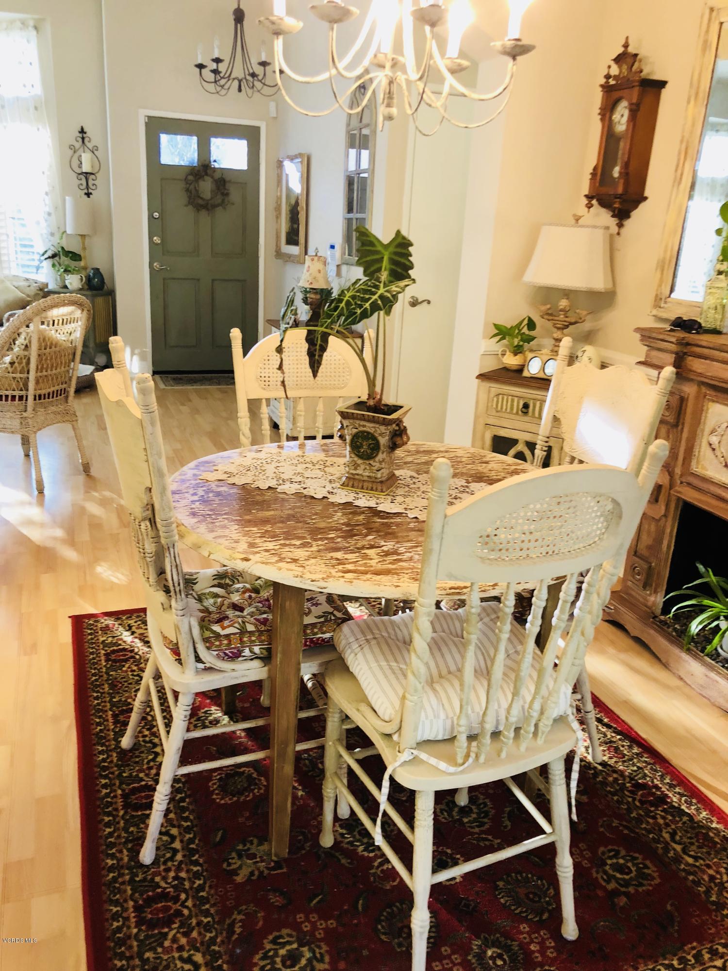 27004 Riversbridge Way Valencia, CA 91354 - Photo 14 of 72 Dining Room