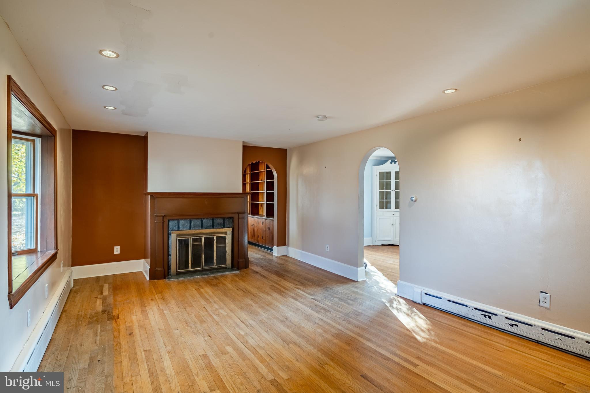220 Ridge Road Spring City, PA 19475 - Photo 3 of 27 Living Room